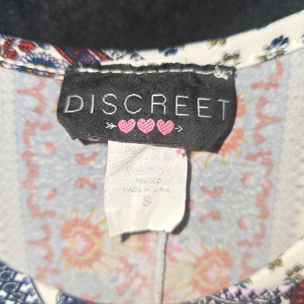 Discreet Multicolor Patterned Mini Dress - Picture 3 of 5